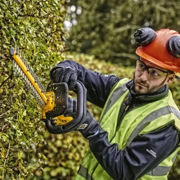 Aku nůžky na živý plot Dewalt DCMHT563P1 18V 1x5,0Ah