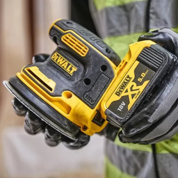Aku bruska excentrická Dewalt DCW210P2 125 mm
