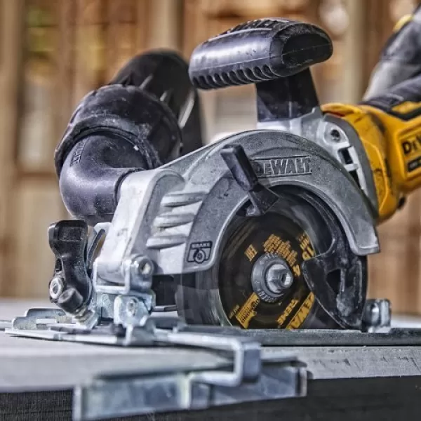 Aku okružní pila na kov Dewalt DCS571N, 115mm, 18V solo