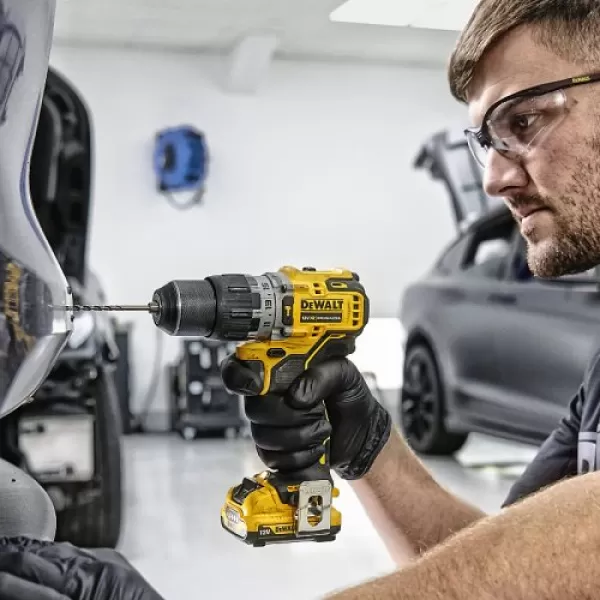 Aku vrtačka příklepová Dewalt DCD706D2 12V 2x2,0Ah