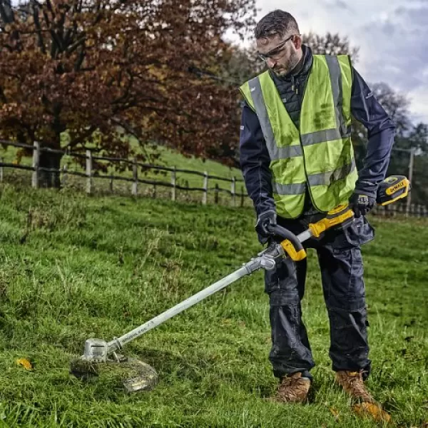 Aku strunová sekačka Dewalt 18V 1x5,0Ah DCMST561P1