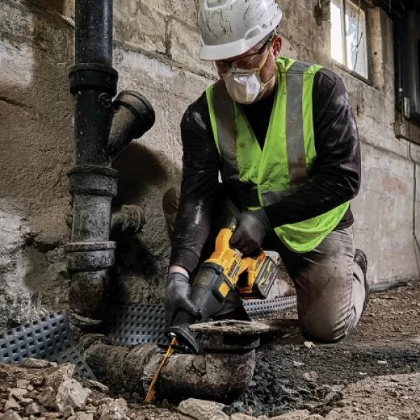 Aku pila ocaska Dewalt DCS389N 54V solo