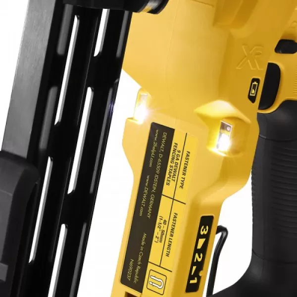 Aku sponkovačka DeWalt DCFS950N na ploty 18V solo