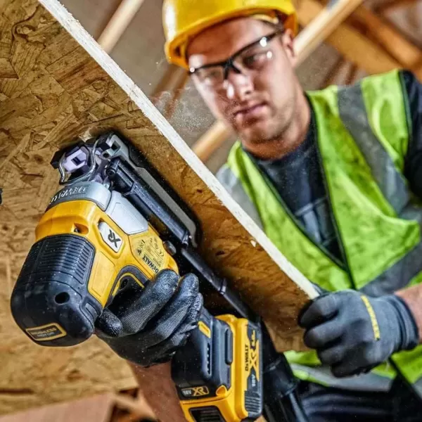 Aku přímočará pila Dewalt DCS335P2 18V 2x5,0Ah