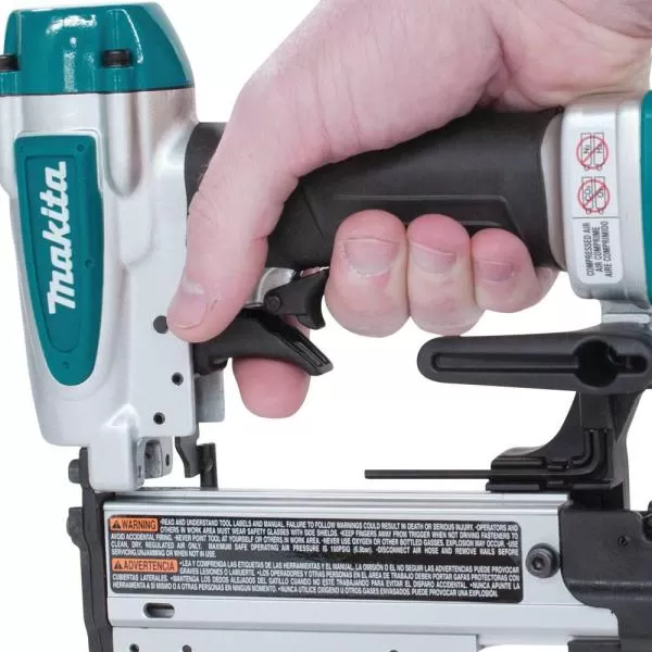Hřebíkovačka pneumatická Makita AF353