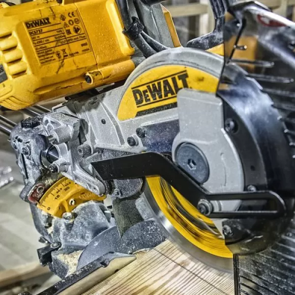 Aku pokosová pila DeWalt DCS727T2 54V 2x6 Ah FLEXVOLT