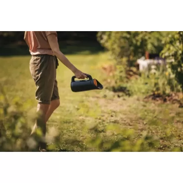 Ruční sypač Solid™ Fiskars