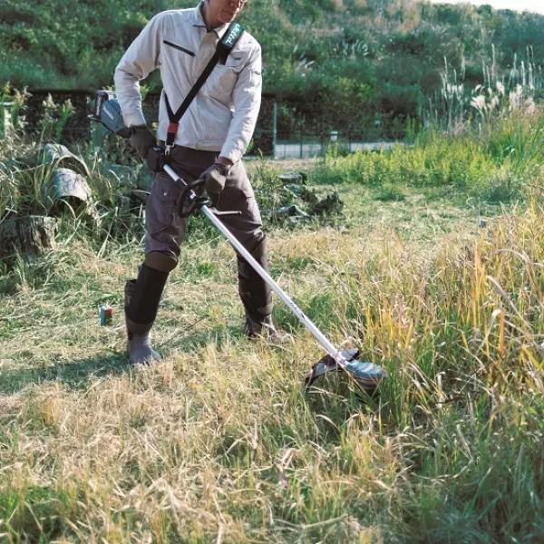 Aku křovinořez Makita UR003GZ01 Li-ion XGT 40V - solo