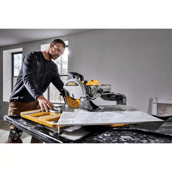 Řezačka obkladů a dlažby Dewalt pro mokré řezání D36000_QS