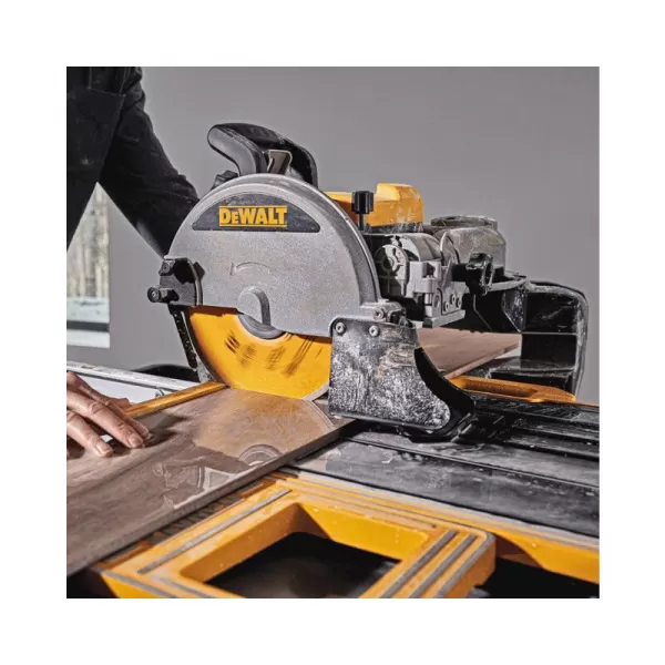 Řezačka obkladů a dlažby Dewalt pro mokré řezání D36000_QS