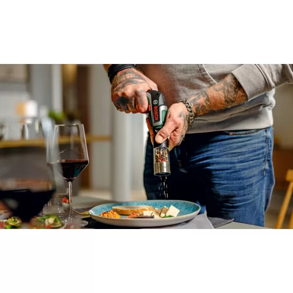 Aku šroubovák Bosch IXO 7 set 0603E0021