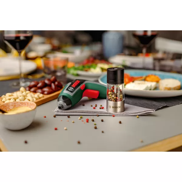 Aku šroubovák Bosch IXO 7 set 0603E0021