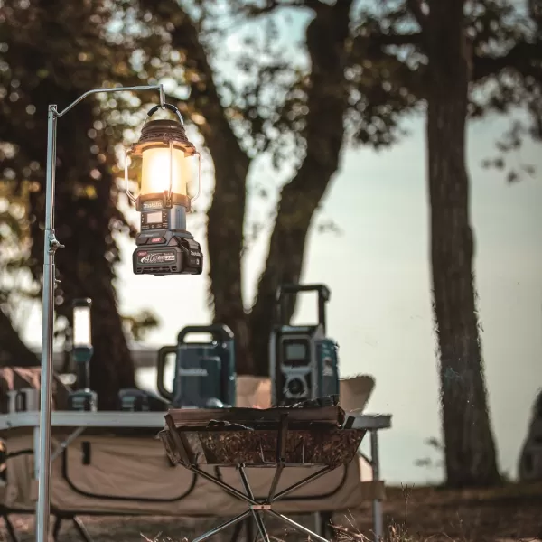 Aku rádio Makita MR009GZ s DAB, Bluetooth a LED lampou Li-ion XGT 40V - solo