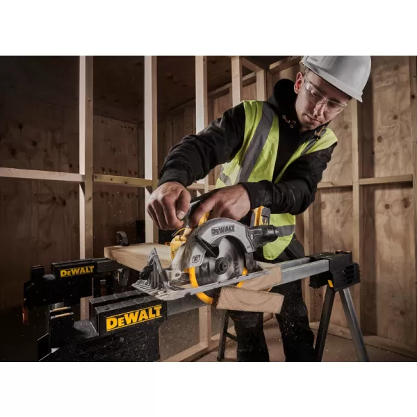 Aku kotoučová pila Dewalt 18V XR, 165mm–2×5Ah