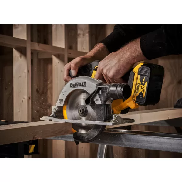 Aku kotoučová pila Dewalt 18V XR, 165mm–2×5Ah