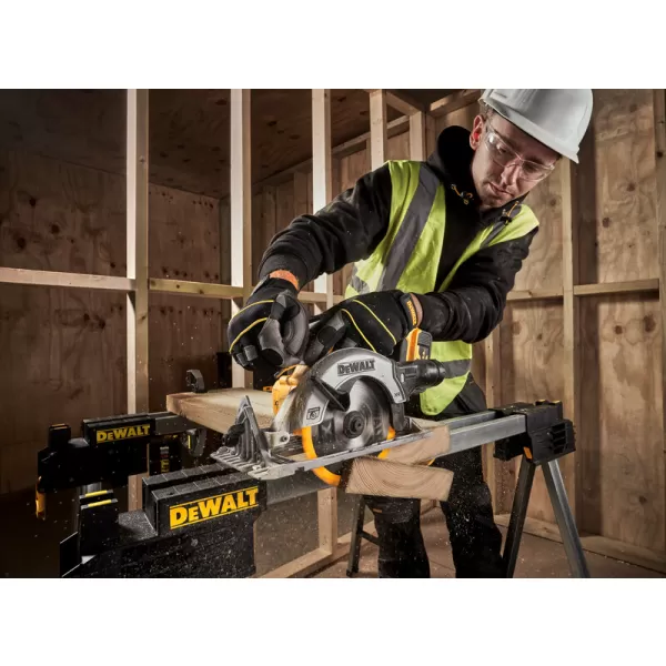 Aku kotoučová pila Dewalt 18V XR, 165mm–2×5Ah