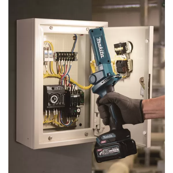 Aku LED svítilna Makita Li-ion XGT 40V