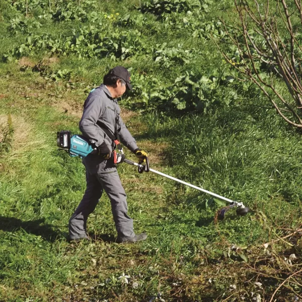 Aku křovinořez Li-ion XGT 40V Makita UC014GZ - solo