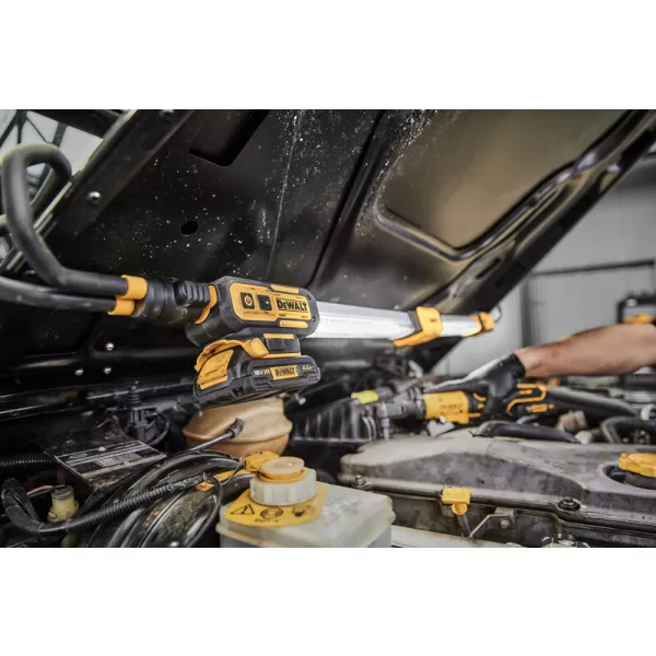 Světlo Dewalt pro upevnění na kapotu 12/18V