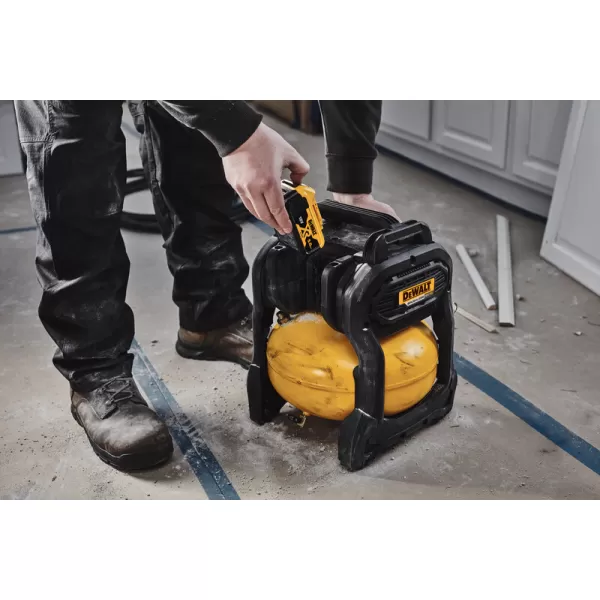 Aku bezúhlíkový kompresor DeWalt DCC1018N 18V
