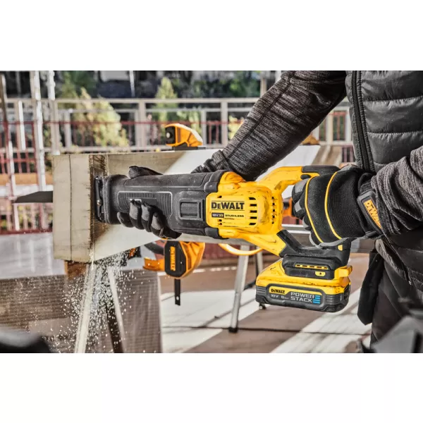 Aku pila ocaska Dewalt DCS386H2T, 18V, 2x5Ah