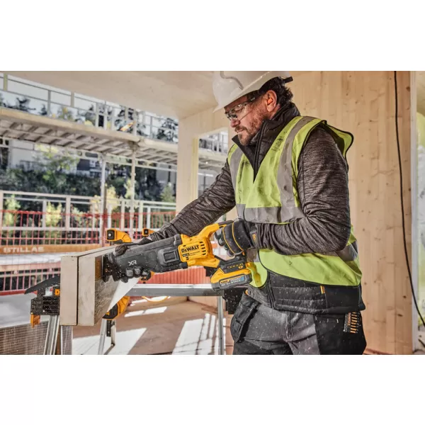 Aku pila ocaska Dewalt DCS386H2T, 18V, 2x5Ah