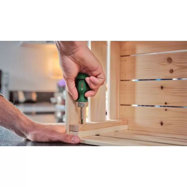 Šroubovák krátký ráčnový se 6 bity Bosch