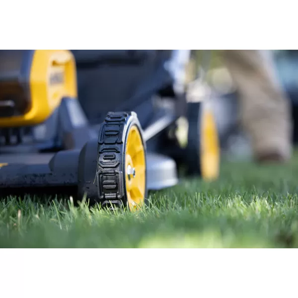 Sekačka aku s pojezdem DeWalt DCMWSP550N, 54V, bez aku