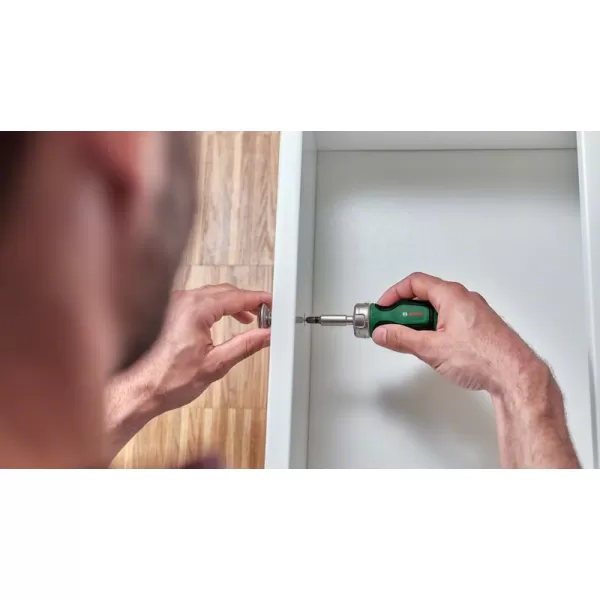 Šroubovák krátký ráčnový se 6 bity Bosch