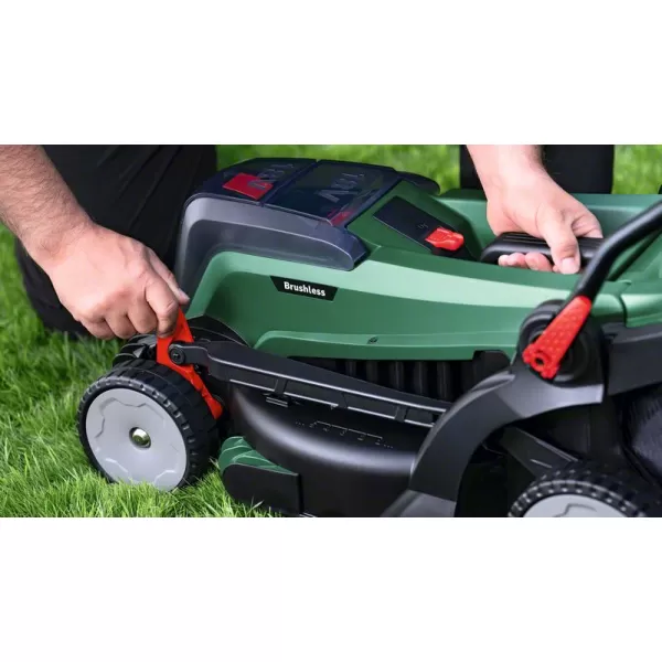 Aku sekačka na trávu Bosch UniversalRotar 2x18V-37-550