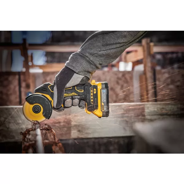 Aku řezačka DeWalt DCS438E2T, 18V. 2 x1 ,7Ah
