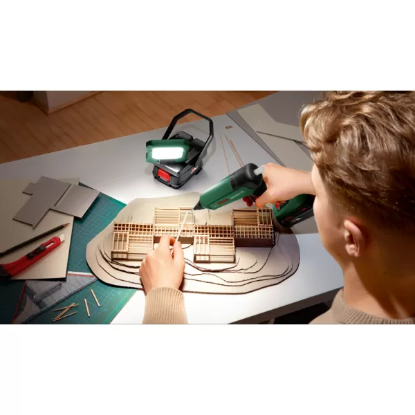 Aku svítilna Bosch EasySpotLight 18V-400 solo