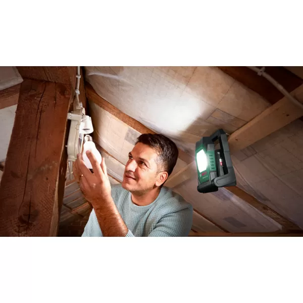 Aku svítilna Bosch UniversalWorkLight 18V-2100 solo