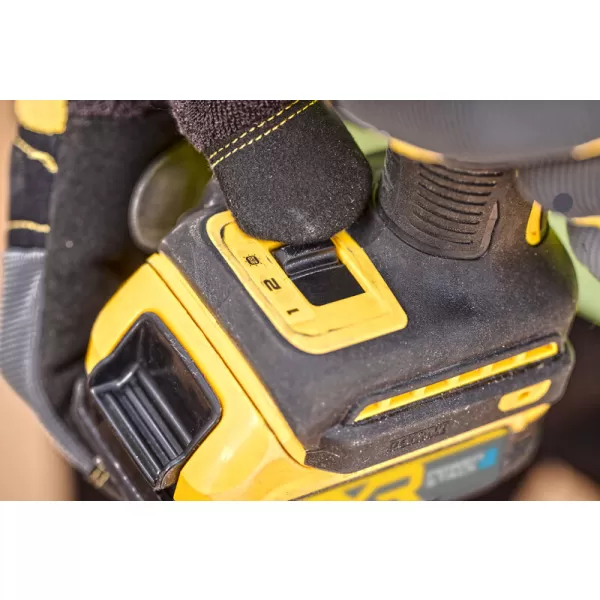 Aku rázový utahovák DeWalt DCF870E2T, 18V, 2x1,7Ah POWERSTACK