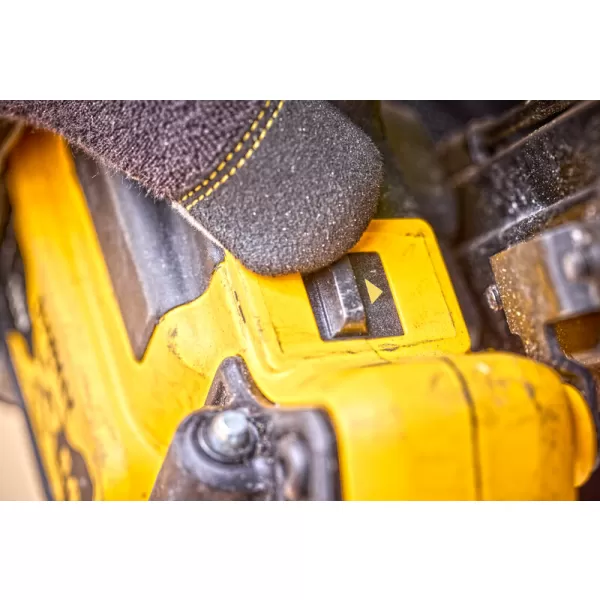 Aku hřebíkovačka DeWalt DCN950N, 18V