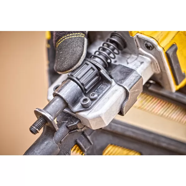 Aku hřebíkovačka DeWalt DCN930P2, 18V, 2x5,0Ah