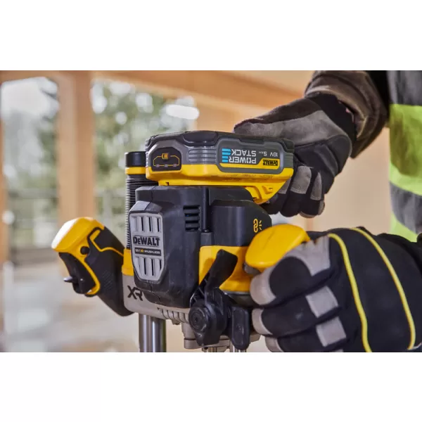 Aku horní frézka DeWalt DCW620NT, 18V, TSTAK