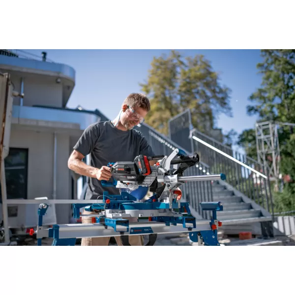 Aku pila pokosová Bosch GCM 18V-216 DC Professional BITURBO (solo)