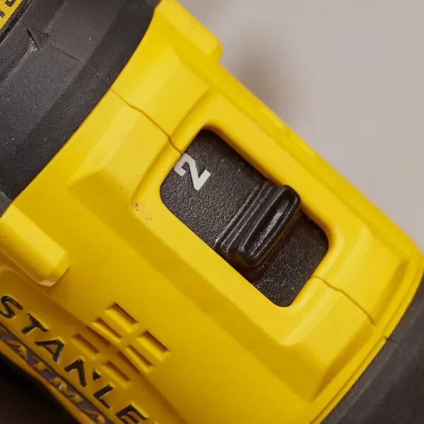 Aku bezuhlíková vrtačka Stanley FATMAX® SFMCD710D2K, V20, 2 x 2.0 Ah 18 V