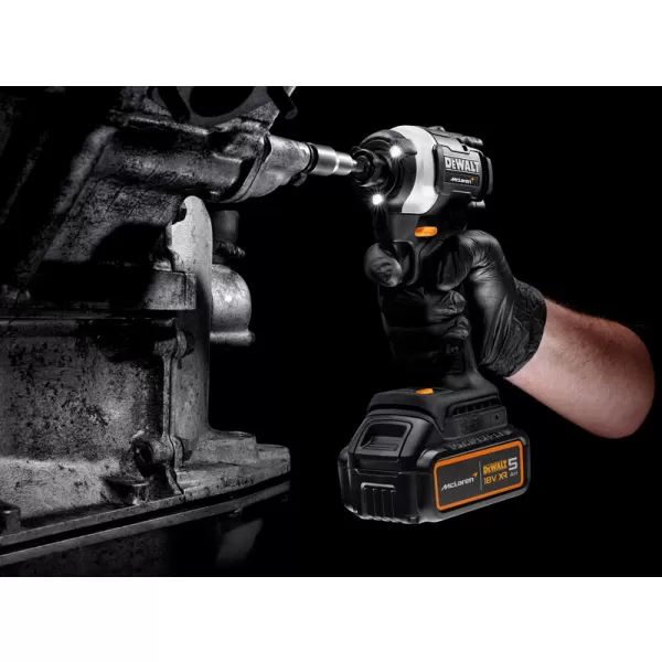 Aku rázový utahovák DeWalt McLaren DCF85MP2T 1/4", 2 x 5.0 Ah, nabíječka, Kufr Tstak