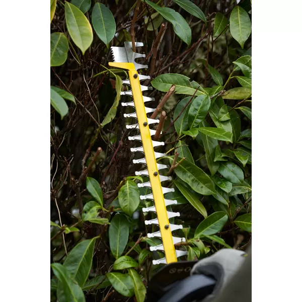 Aku nůžky na živý plot 55 cm Stanley FATMAX® SFMCHT855B, V20, bez baterie a nabíječky 18 V