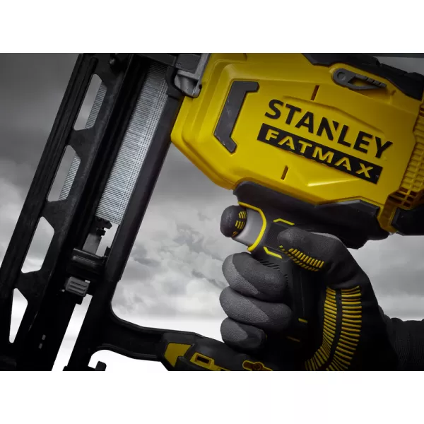 Aku hřebíkovačka Stanley FATMAX® SFMCN616D2K, 2 x 2.0 Ah 18 V