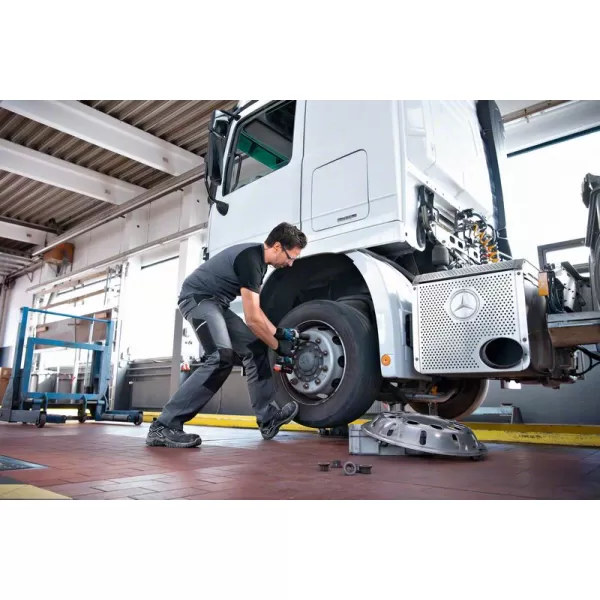 Aku rázový utahovák Bosch GDS 18V-1000 Professional 2x5,0Ah 06019J8304