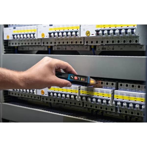 Zkoušečka napětí Bosch GVD 1000-17 Professional