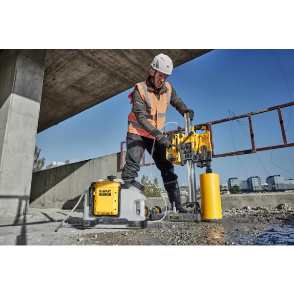 Nádrž na vodu DeWALT DCE6820N, 18V