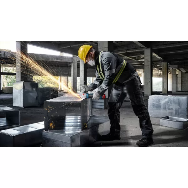 Aku úhlová bruska Bosch GWS 18V-8 Professional, 2x5,0Ah, 125mm