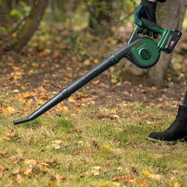 Aku fukar listí Bosch UniversalLeafBlower 18V-130, solo bez aku