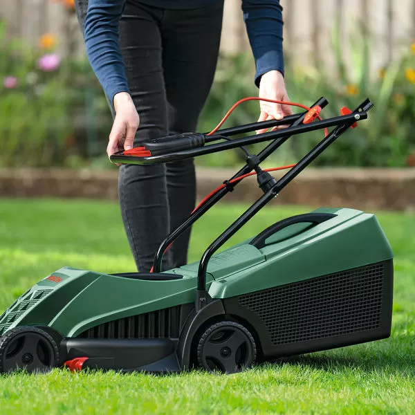 Sekačka elektrická Bosch EasyRotak 32-235