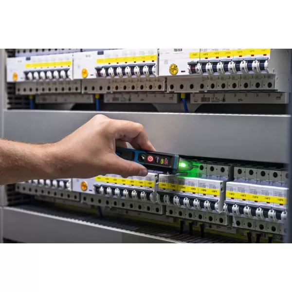 Zkoušečka napětí Bosch GVD 1000-17 Professional