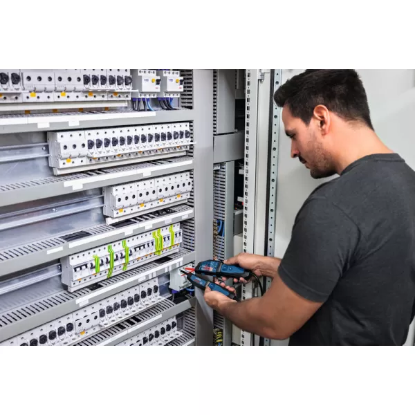 Zkoušečka napětí Bosch GVT 1000-15 Professional